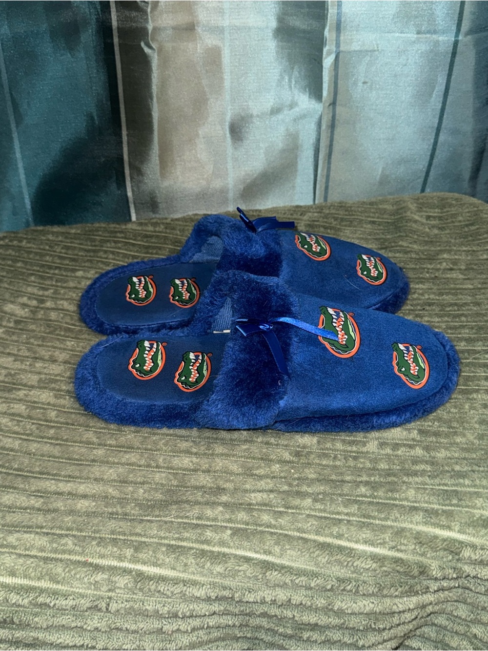 Florida Gators Navy Blue Fuzzy Slide Slippers